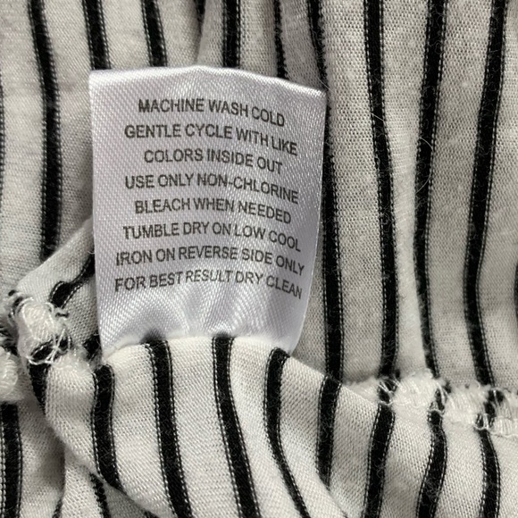 Pink Rose Short Sleeve V-Neck Tee - Picture 5 of 5